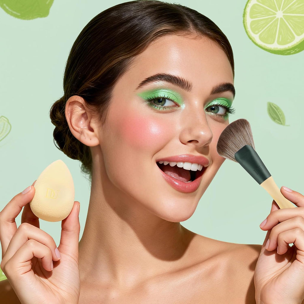 Makeup Gift Set 18Pcs,With 14Pcs Makeup Brush Set 3Pcs Makeup Sponges 1PC Cosmetic Bag for Foundation Blending Powder Blush Concealers Eye Shadows